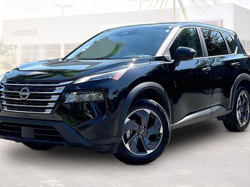Used 2025 Nissan Rogue SV FWD image 28