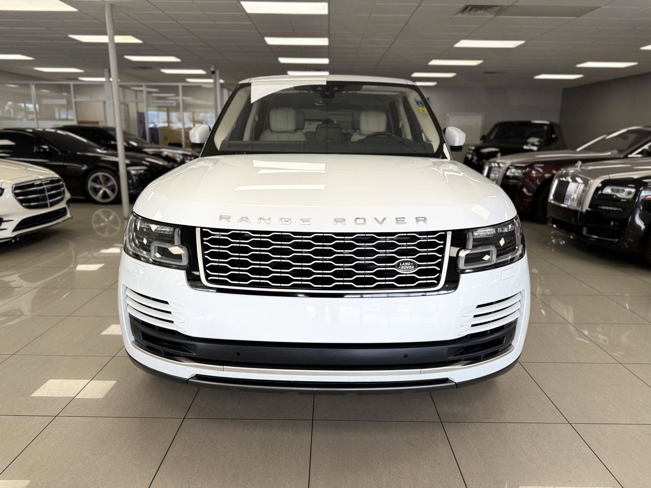 Used 2019 Land Rover Range Rover HSE AWD/4WD image 4