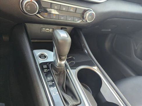 Used 2024 Nissan Altima 2.5 SV image 12