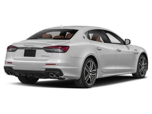 Used 2022 Maserati Quattroporte Modena image 2
