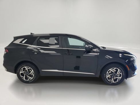 Used 2024 Kia Sportage LX FWD image 4