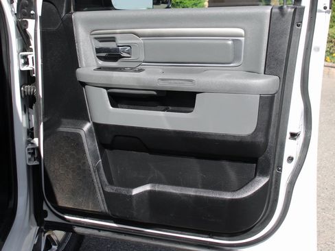 Used 2017 RAM 2500 SLT image 36