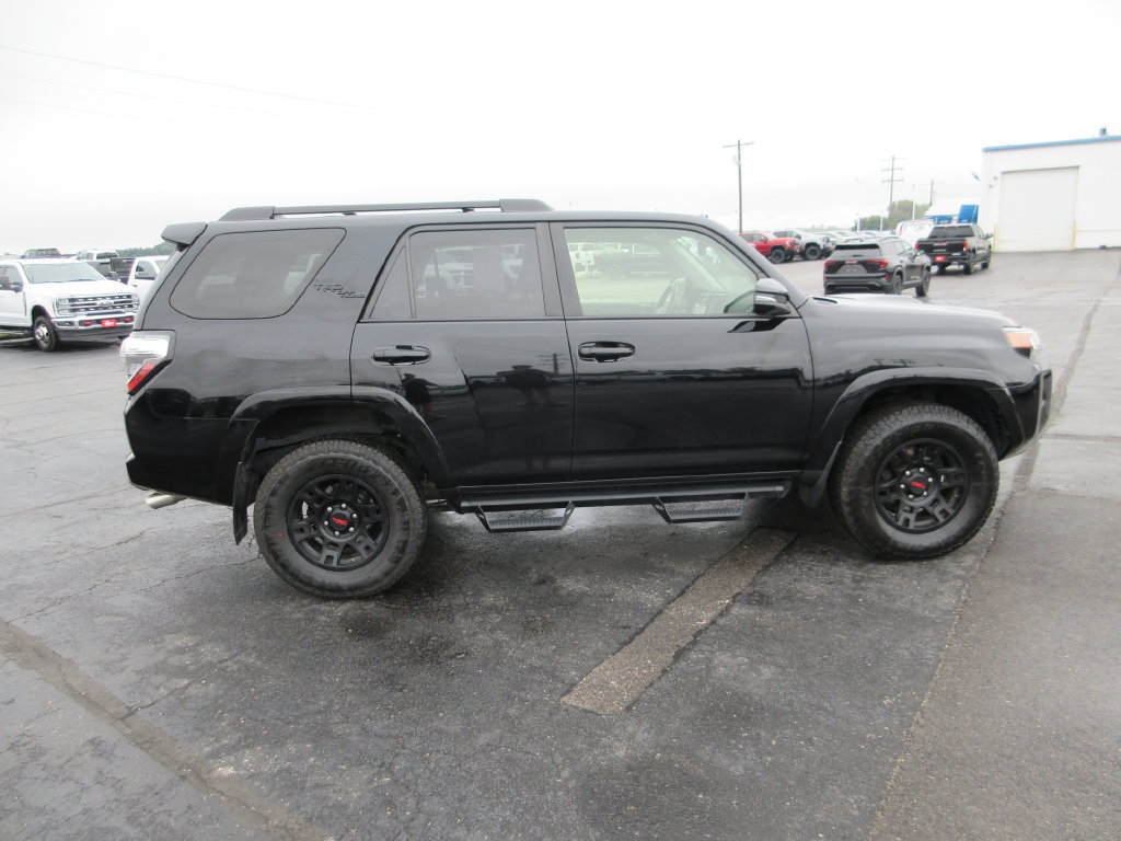 Used 2021 Toyota 4Runner TRD Off-Road Premium AWD/4WD image 5