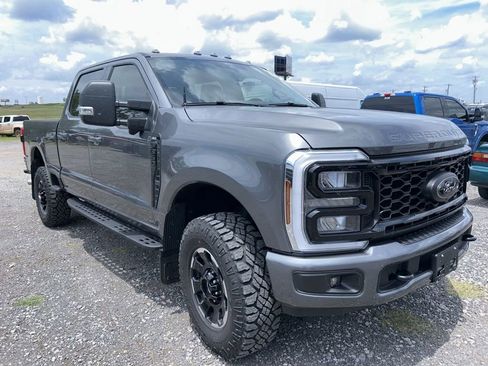 Used 2025 Ford F350 XLT w/ Black Appearance Package AWD/4WD image 3