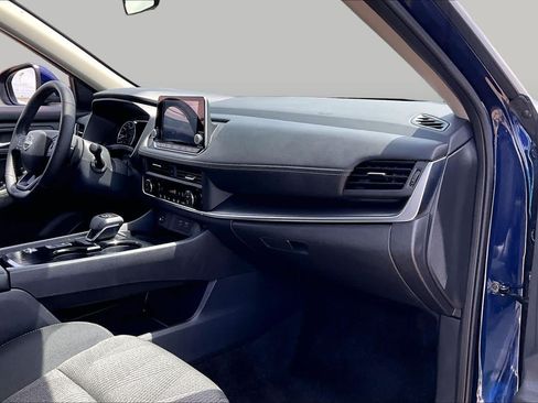Used 2026 Nissan Rogue SV FWD image 18