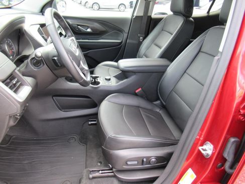 Used 2024 GMC Terrain SLT w/ Infotainment Package II AWD/4WD image 17