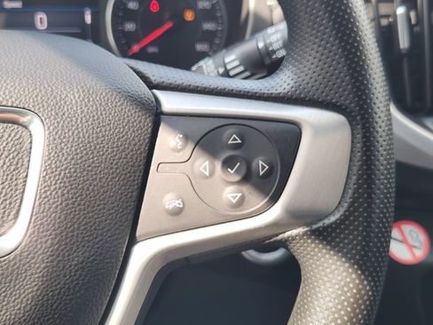 Used 2024 GMC Terrain SLE FWD image 29