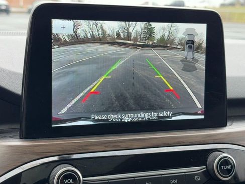 Used 2020 Ford Escape Titanium image 23