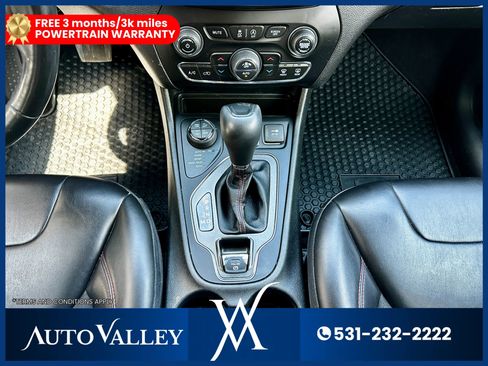 Used 2021 Jeep Cherokee Trailhawk image 32