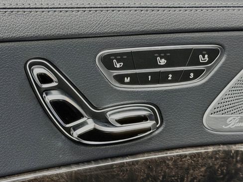 Used 2015 Mercedes-Benz S 550 Sedan image 21