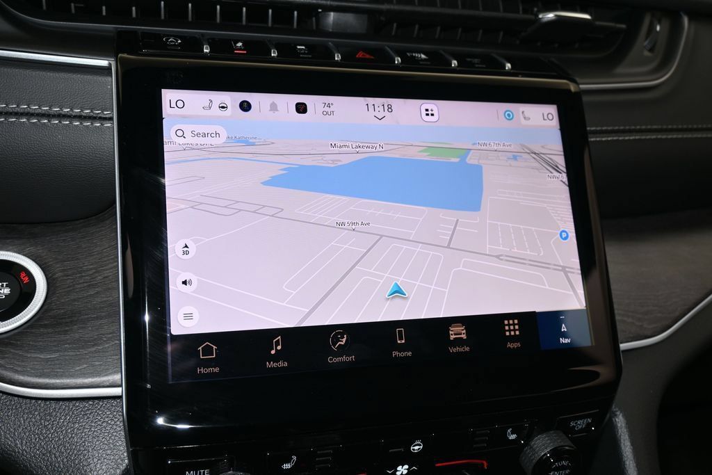 Used 2025 Jeep Grand Cherokee L Limited RWD image 19