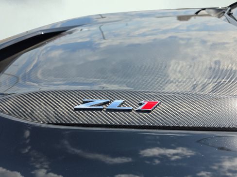 Used 2018 Chevrolet Camaro ZL1 RWD image 13