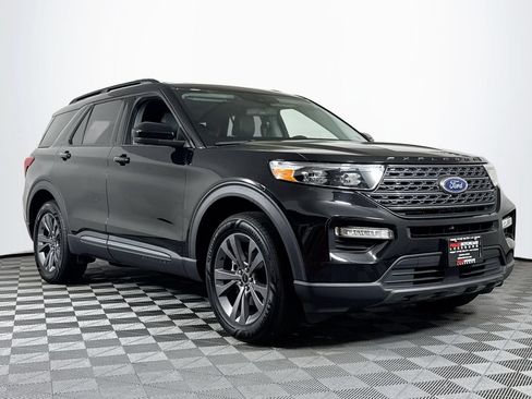 Used 2023 Ford Explorer XLT w/ Equipment Group 202A AWD/4WD image 1