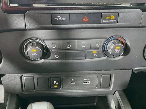 Used 2023 Nissan Frontier SV w/ Technology Package AWD/4WD image 16