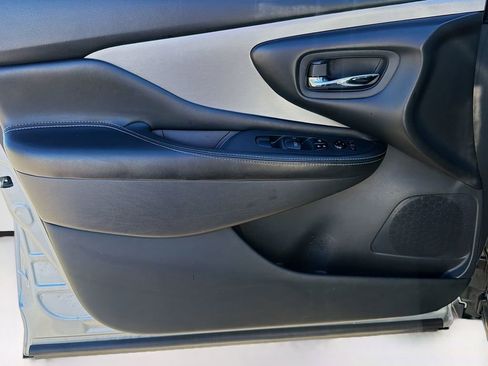 Used 2020 Nissan Murano SV image 21