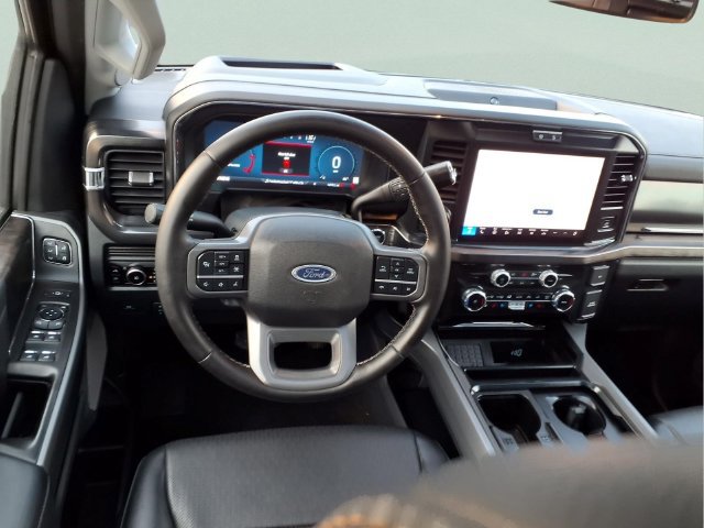 Used 2026 Ford F350 Lariat w/ Lariat Ultimate Package AWD/4WD image 4