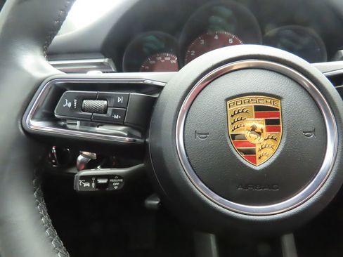 Used 2022 Porsche Macan GTS image 11