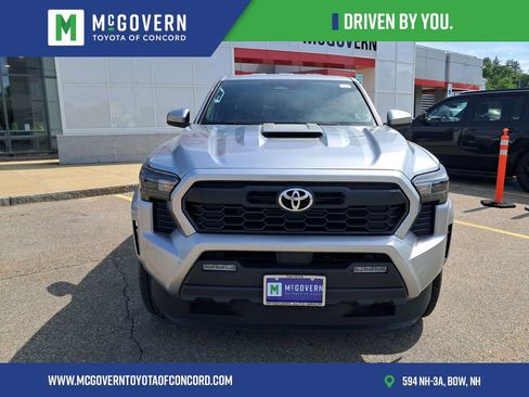 Used 2025 Toyota Tacoma TRD Sport AWD/4WD image 9