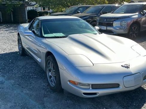 Used 2001 Chevrolet Corvette Z06 w/ Memory Pkg image 2