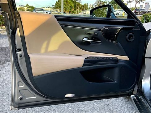 Used 2019 Lexus ES 350 w/ Luxury Package image 25