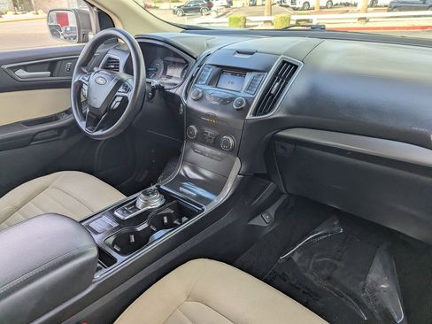 Used 2019 Ford Edge SE w/ SE Fleet Driver's Package image 13