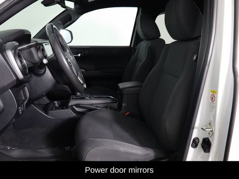 Used 2019 Toyota Tacoma TRD Off-Road w/ TRD Premium Off Road Package image 7