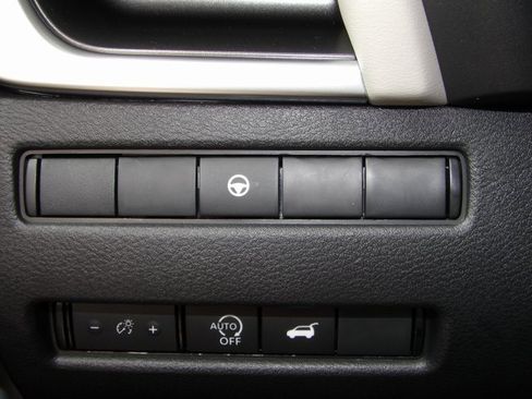 New 2025 Nissan Rogue SV image 26