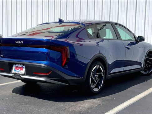 Used 2025 Kia K4 EX image 10