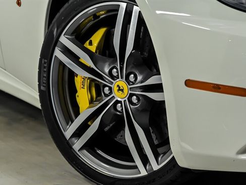 Used 2010 Ferrari California RWD image 4