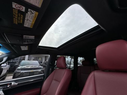 Used 2022 Lexus GX 460 Premium w/ Premium Package AWD/4WD image 30