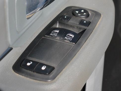 Used 2018 RAM 3500 Tradesman w/ Chrome Appearance Group image 16