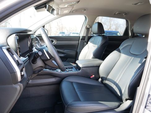 Certified 2023 Kia Sorento EX image 34