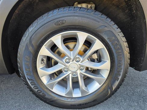 Used 2019 Hyundai Santa Fe SE image 43