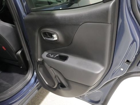 Used 2022 Jeep Renegade Trailhawk AWD/4WD image 19