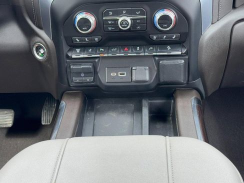 Used 2023 GMC Sierra 2500 SLT w/ SLT Premium Package image 16