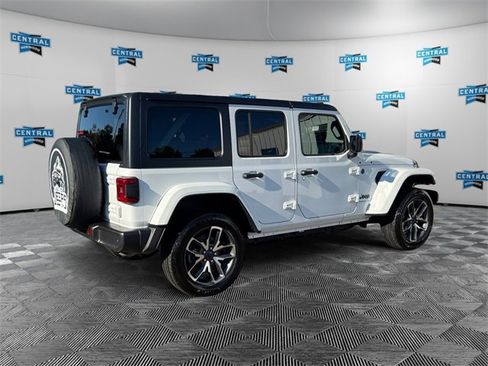 Used 2024 Jeep Wrangler Unlimited w/ Convenience Group image 6