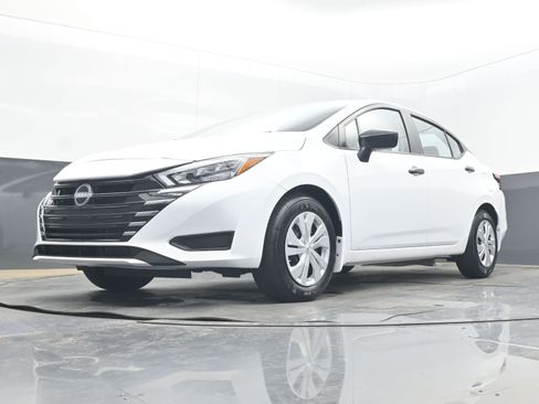 Certified 2025 Nissan Versa S w/ Trunk Package image 24