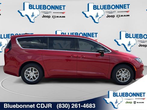 New 2026 Chrysler Voyager LX FWD image 6