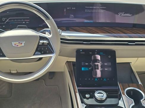 New 2026 Cadillac Escalade Platinum Sport AWD/4WD image 17