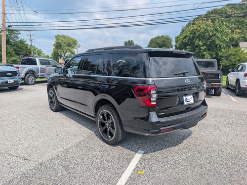 Certified 2023 Ford Expedition Limited AWD/4WD image 5