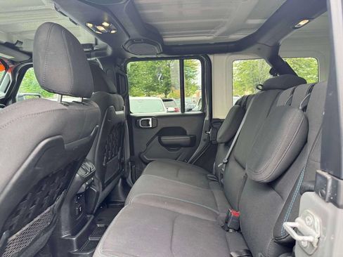 Used 2023 Jeep Wrangler Unlimited Rubicon 4xe w/ Dual Top Group AWD/4WD image 14