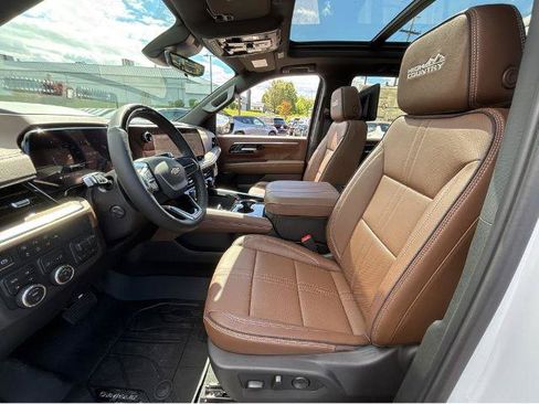 New 2026 Chevrolet Tahoe High Country AWD/4WD image 17