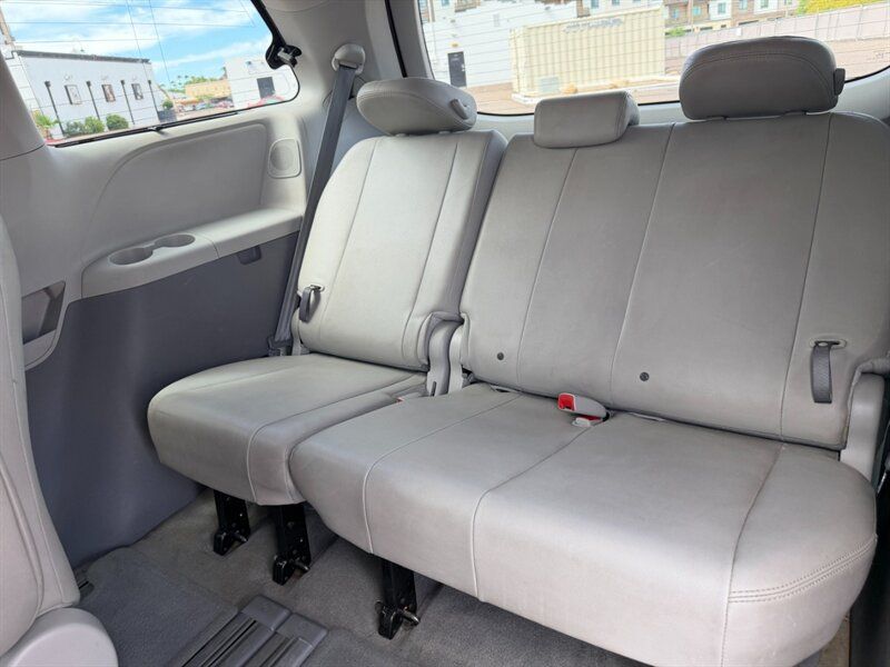 Used 2014 Toyota Sienna XLE w/ XLE Premium Package FWD image 48