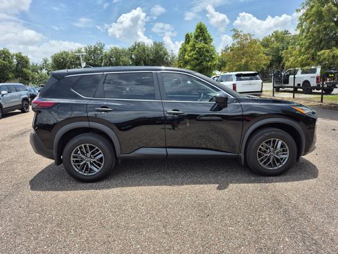 Certified 2022 Nissan Rogue S FWD image 9