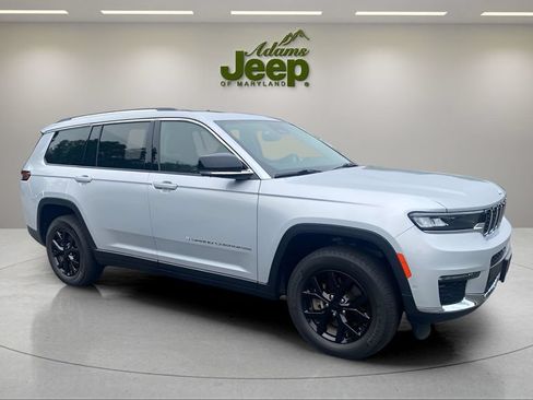Used 2023 Jeep Grand Cherokee L Limited w/ Luxury Tech Group II AWD/4WD image 15