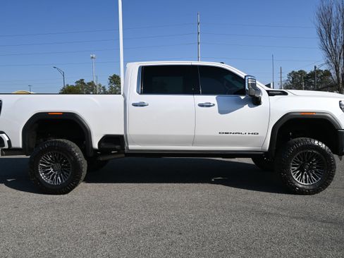 Used 2024 GMC Sierra 3500 Denali Ultimate AWD/4WD image 12