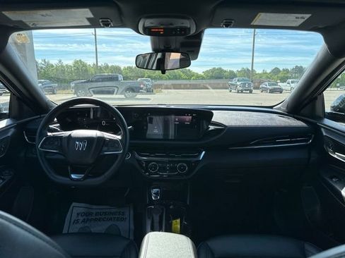 Used 2025 Buick Envista Sport Touring FWD image 31