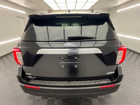 Used 2023 Ford Explorer XLT AWD/4WD image 21