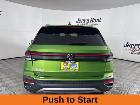 Used 2025 Volkswagen Taos SE w/ Black Wheel Package image 6