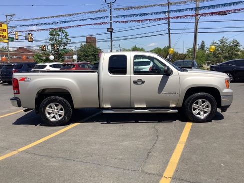 Used 2008 GMC Sierra 1500 SLE w/ Power Pack Plus AWD/4WD image 8